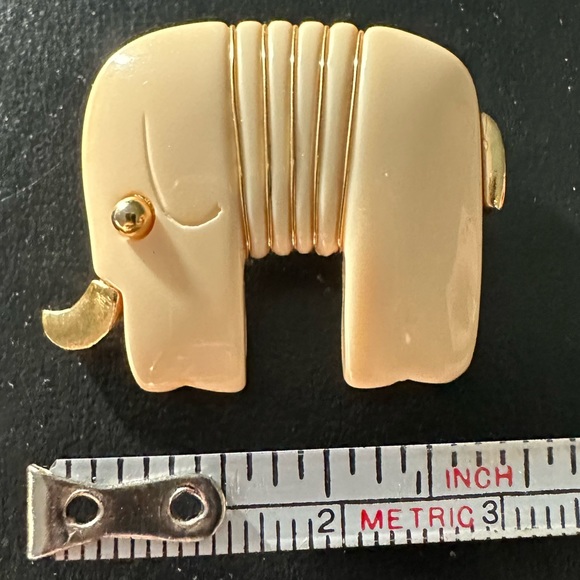Vintage Ivory and Gold Tone Elephant Pendant - Picture 4 of 5